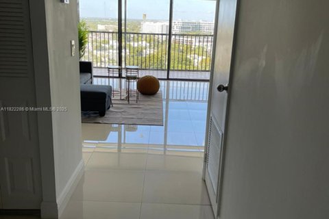 Condo in Aventura, Florida, 1 bedroom  № 1788693 - photo 3