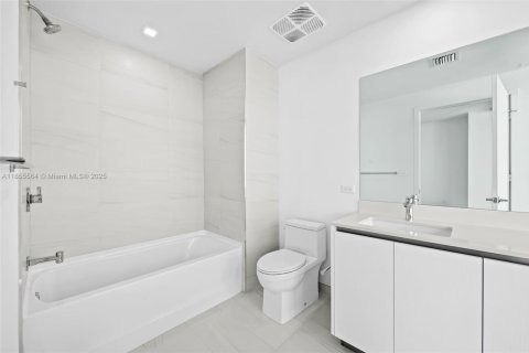 Condominio en venta en Pompano Beach, Florida, 4 dormitorios, 293.39 m2 № 1882291 - foto 20