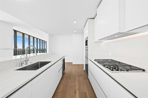 Condominio en venta en Pompano Beach, Florida, 4 dormitorios, 293.39 m2 № 1882291 - foto 13