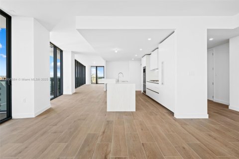Condominio en venta en Pompano Beach, Florida, 4 dormitorios, 293.39 m2 № 1882291 - foto 12