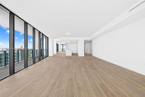 Condominio en venta en Pompano Beach, Florida, 4 dormitorios, 293.39 m2 № 1882291 - foto 11