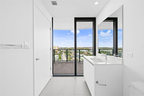 Condominio en venta en Pompano Beach, Florida, 4 dormitorios, 293.39 m2 № 1882291 - foto 17