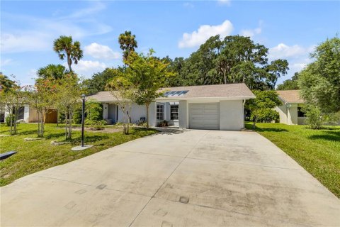 Casa en venta en Palm Coast, Florida, 3 dormitorios, 135.54 m2 № 2230105 - foto 2