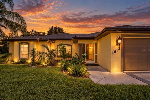 Casa en North Port, Florida 4 dormitorios, 203.18 m2 № 2364650