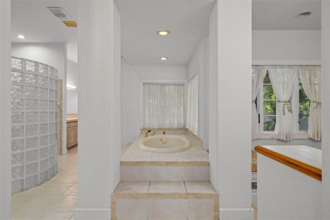 House in Brooksville, Florida 4 bedrooms, 576.64 sq.m. № 1900567 - photo 7