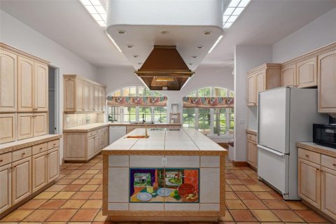 House in Brooksville, Florida 4 bedrooms, 576.64 sq.m. № 1900567 - photo 5