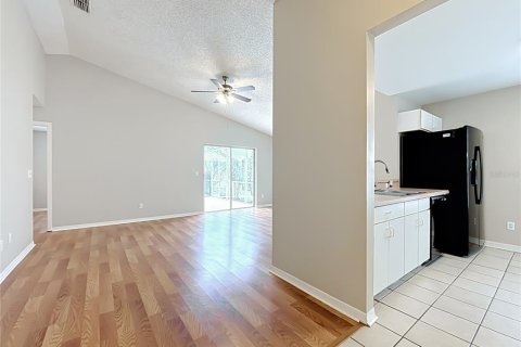 Villa ou maison à vendre à Kissimmee, Floride: 3 chambres, 127.74 m2 № 2413449 - photo 16