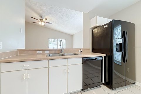Villa ou maison à vendre à Kissimmee, Floride: 3 chambres, 127.74 m2 № 2413449 - photo 12