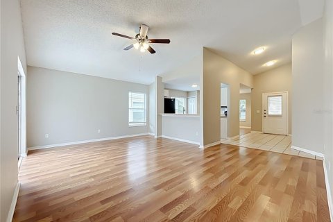 Villa ou maison à vendre à Kissimmee, Floride: 3 chambres, 127.74 m2 № 2413449 - photo 18