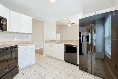 Villa ou maison à vendre à Kissimmee, Floride: 3 chambres, 127.74 m2 № 2413449 - photo 9