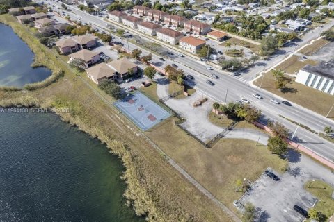 Condominio en venta en Miami, Florida, 2 dormitorios, 92.9 m2 № 2030522 - foto 3