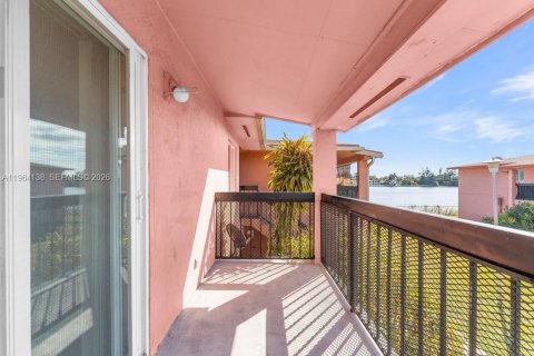 Condominio en venta en Miami, Florida, 2 dormitorios, 92.9 m2 № 2030522 - foto 16