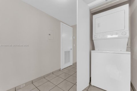 Condominio en venta en Miami, Florida, 2 dormitorios, 92.9 m2 № 2030522 - foto 7