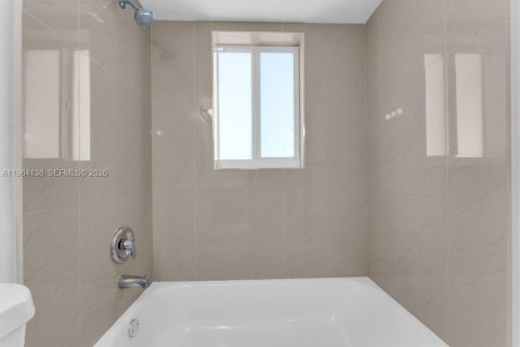 Condominio en venta en Miami, Florida, 2 dormitorios, 92.9 m2 № 2030522 - foto 12