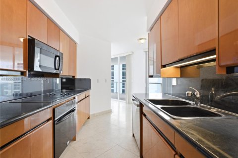 Condo in Sunny Isles Beach, Florida, 2 bedrooms  № 2077504 - photo 7