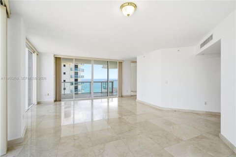 Condo in Sunny Isles Beach, Florida, 2 bedrooms № 2077504