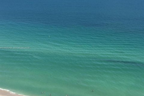 Condo in Sunny Isles Beach, Florida, 2 bedrooms  № 2077504 - photo 5