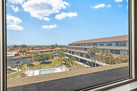 Condo in Bradenton, Florida, 3 bedrooms  № 2199483 - photo 14