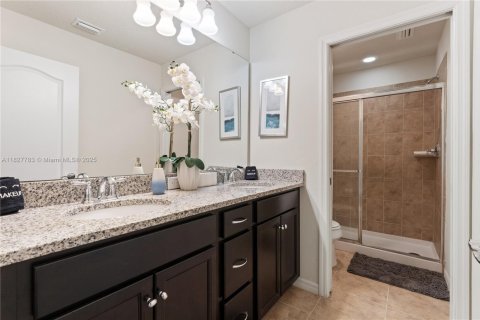 Villa ou maison à vendre à Kissimmee, Floride: 7 chambres, 307.88 m2 № 1799109 - photo 13