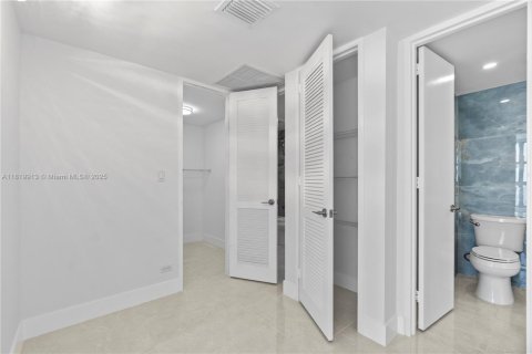 Condominio en venta en Miami Beach, Florida, 1 dormitorio, 117.06 m2 № 2019382 - foto 27