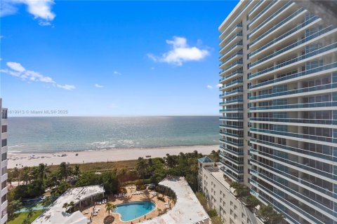Condominio en venta en Miami Beach, Florida, 1 dormitorio, 117.06 m2 № 2019382 - foto 3