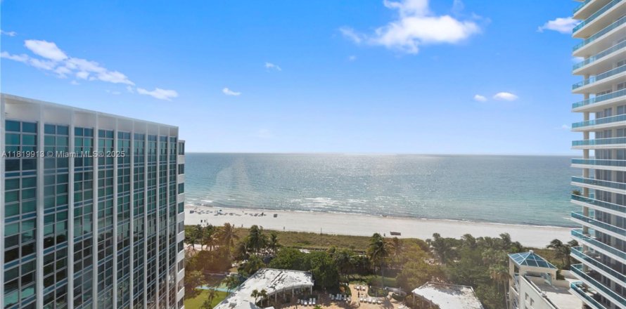 Condominio en Miami Beach, Florida, 1 dormitorio  № 2019382