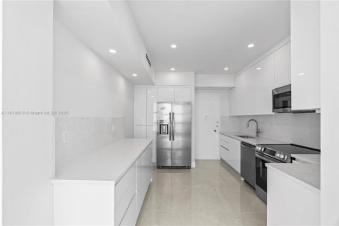 Condominio en venta en Miami Beach, Florida, 1 dormitorio, 117.06 m2 № 2019382 - foto 15