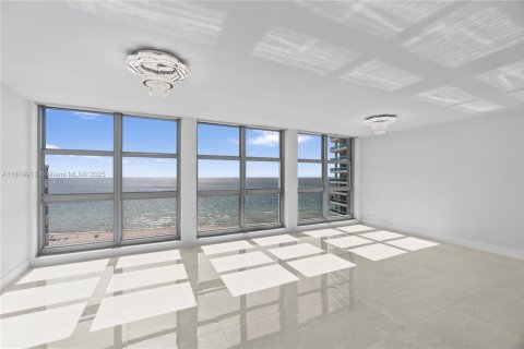 Condominio en venta en Miami Beach, Florida, 1 dormitorio, 117.06 m2 № 2019382 - foto 13