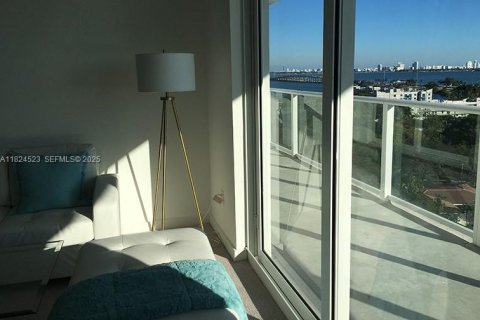 Condominio en venta en Miami, Florida, 2 dormitorios, 91.79 m2 № 1983296 - foto 23
