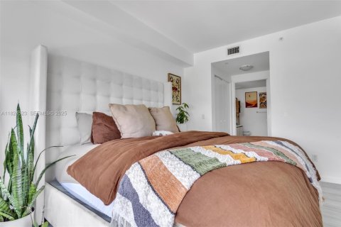 Condominio en venta en Miami, Florida, 2 dormitorios, 91.79 m2 № 1983296 - foto 19