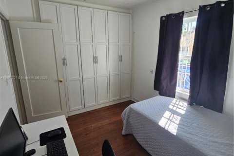 House in Miami, Florida 4 bedrooms, 123.19 sq.m. № 1948784 - photo 16
