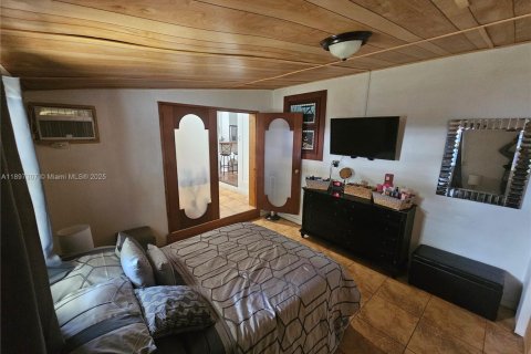 House in Miami, Florida 4 bedrooms, 123.19 sq.m. № 1948784 - photo 28