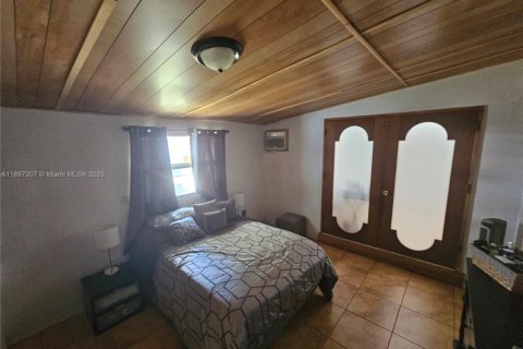 House in Miami, Florida 4 bedrooms, 123.19 sq.m. № 1948784 - photo 30