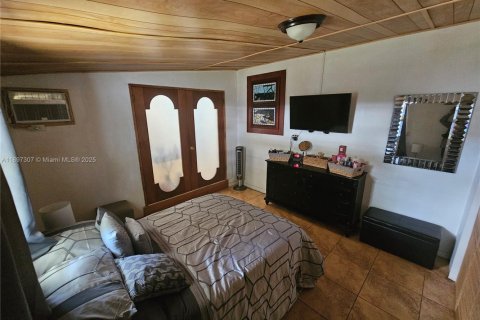 House in Miami, Florida 4 bedrooms, 123.19 sq.m. № 1948784 - photo 29