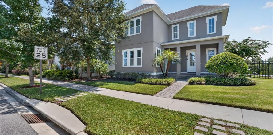 House in Orlando, Florida 4 bedrooms, 226.03 sq.m. № 2232035
