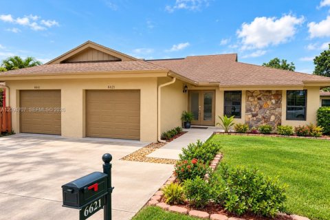 Casa en Plantation, Florida 3 dormitorios, 148.64 m2 № 2382409