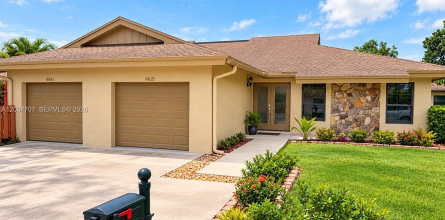 Casa en Plantation, Florida 3 dormitorios, 148.64 m2 № 2382409