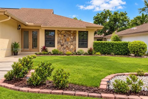 Casa en venta en Plantation, Florida, 3 dormitorios, 148.64 m2 № 2382409 - foto 3