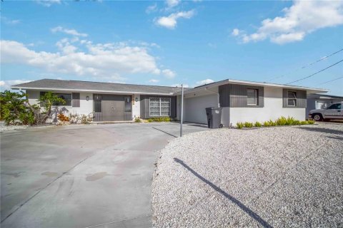 House in Bradenton, Florida 3 bedrooms, 184.13 sq.m. № 2233735 - photo 6