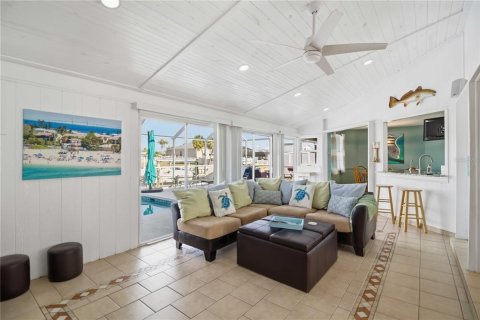 House in Bradenton, Florida 3 bedrooms, 184.13 sq.m. № 2233735 - photo 25