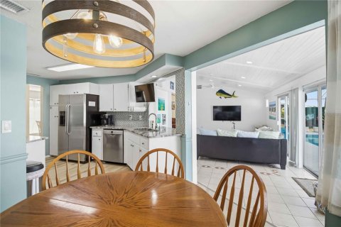 House in Bradenton, Florida 3 bedrooms, 184.13 sq.m. № 2233735 - photo 27