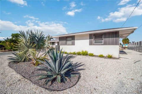 House in Bradenton, Florida 3 bedrooms, 184.13 sq.m. № 2233735 - photo 3