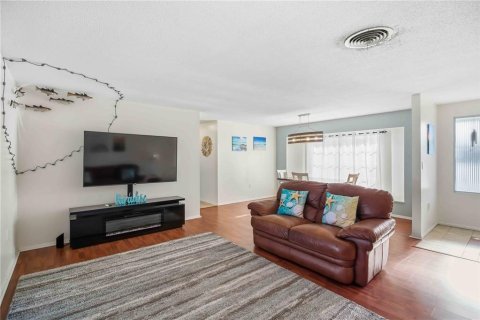 House in Bradenton, Florida 3 bedrooms, 184.13 sq.m. № 2233735 - photo 10