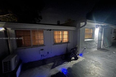 Снять в аренду коммерческую недвижимость в Мирамар, Флорида 1 спальня, 126.9м2, № 1991718 - фото 6