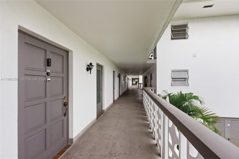 Copropriété à vendre à Hollywood, Floride: 1 chambre, 62.43 m2 № 2048032 - photo 5