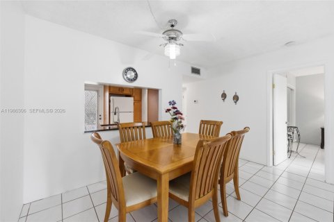 Copropriété à vendre à Hollywood, Floride: 1 chambre, 62.43 m2 № 2048032 - photo 13