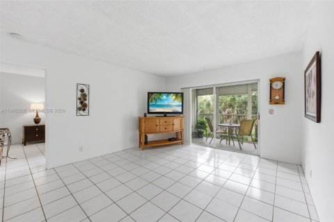 Copropriété à vendre à Hollywood, Floride: 1 chambre, 62.43 m2 № 2048032 - photo 17