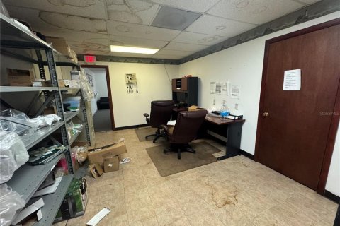 Commercial property in Jacksonville, Florida № 1560027 - photo 5