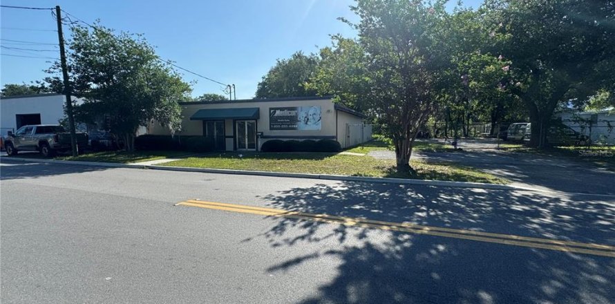 Commercial property in Jacksonville, Florida № 1560027