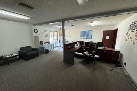 Commercial property in Jacksonville, Florida № 1560027 - photo 3